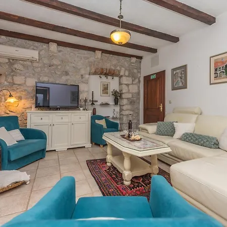 Lägenhet Heritage Palace Listun