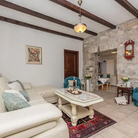 Heritage Palace Listun * Makarska