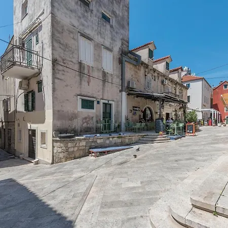 Heritage Palace Listun *