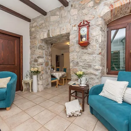 Heritage Palace Listun Lägenhet