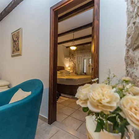 Heritage Palace Listun Apartment *