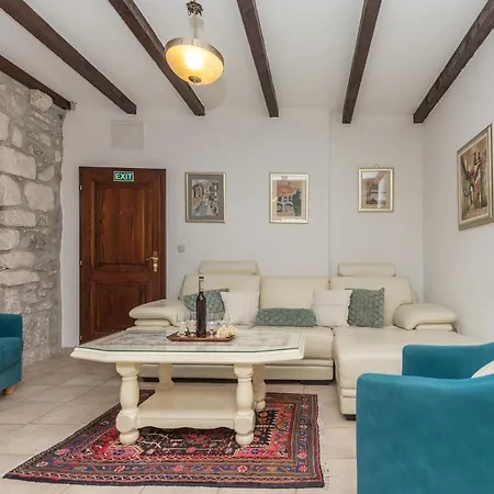 Heritage Palace Listun Apartamento *